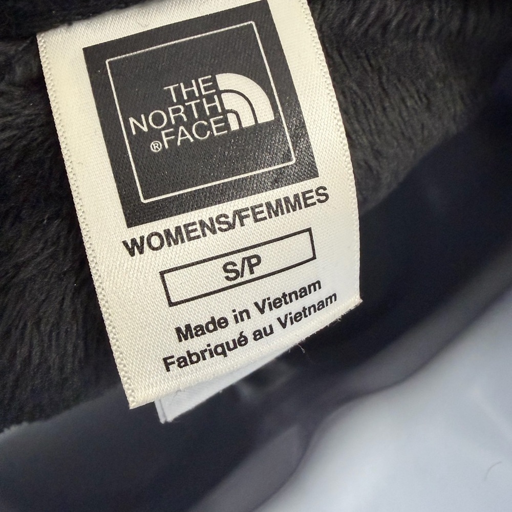 The North Face Women's Black Fleece Jacket - Picture 4 of 5